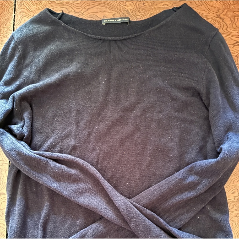 Brandy Melville long sleeve sweatshirt